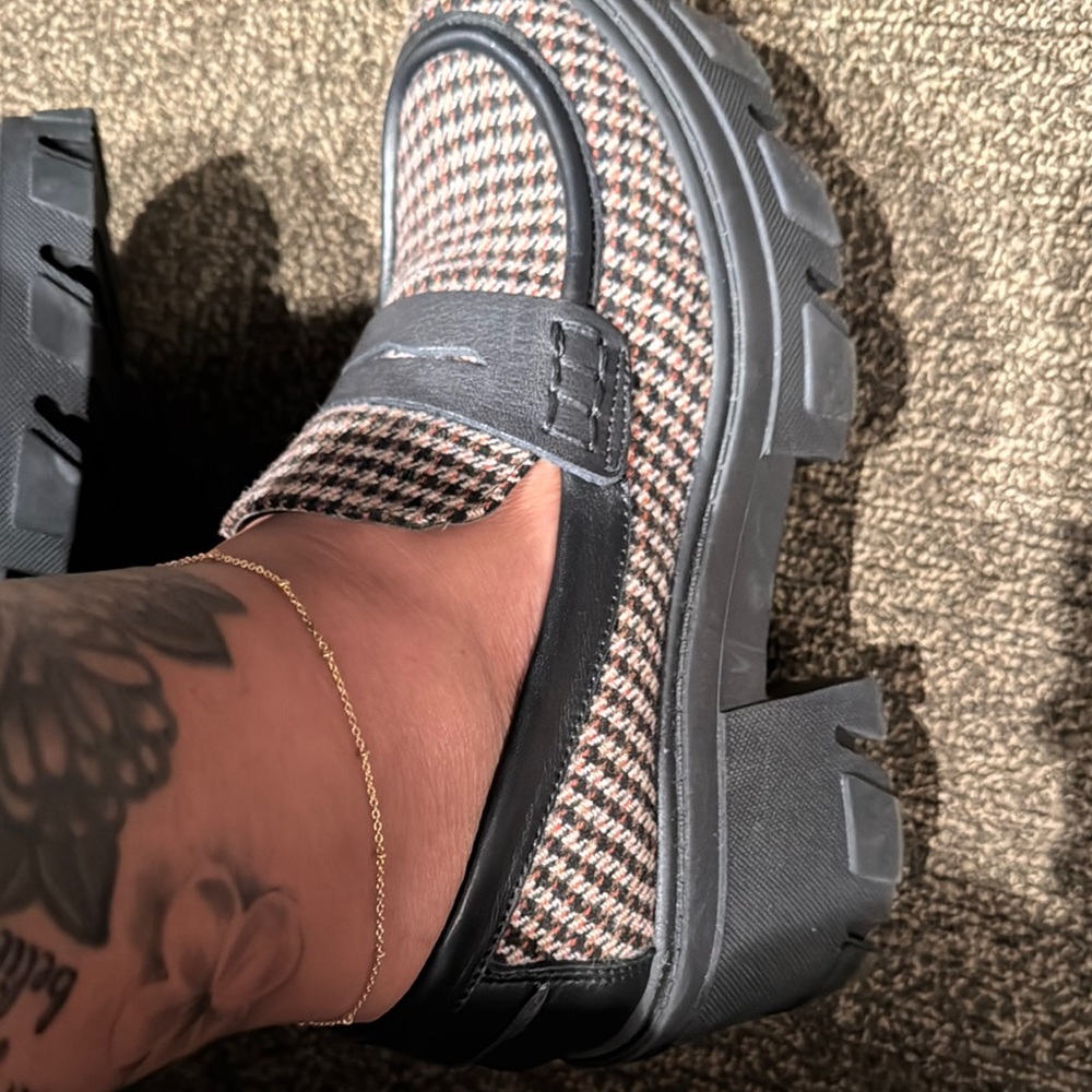 Stylish Houndstooth Platform Loafers